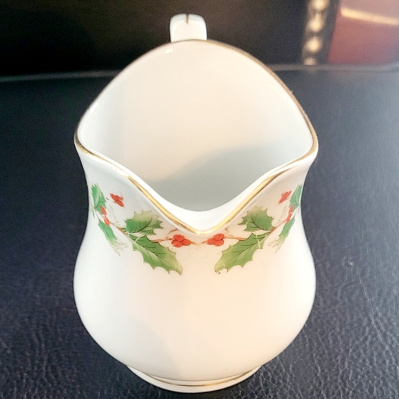 China Pearl NOEL Fine China Liling Cream & Sugar Bowl Serving Set Holly & Berry - Picture 2 of 11